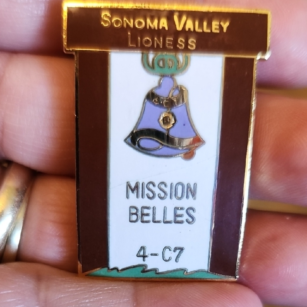Sonoma Valley Lioness Mission Belles 4-C4 Souvenir Trading Pin